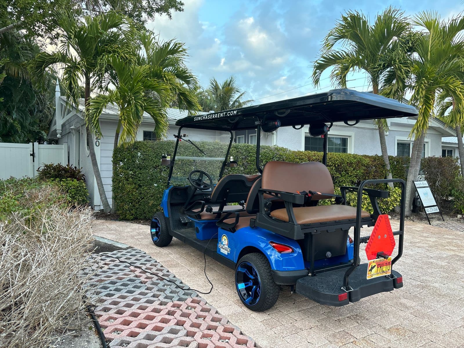 6-Passenger Electric Golf Cart — 6-seat street-legal LSV