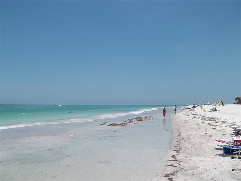 Golf cart rentals on Longboat Key — Quiet, upscale, twelve miles of Gulf views